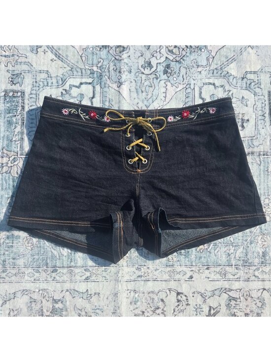 725 Originals Pants - Vintage 90s Y2K Lace Up Embroidered Shorts Size M Dark wash mid rise Stretch